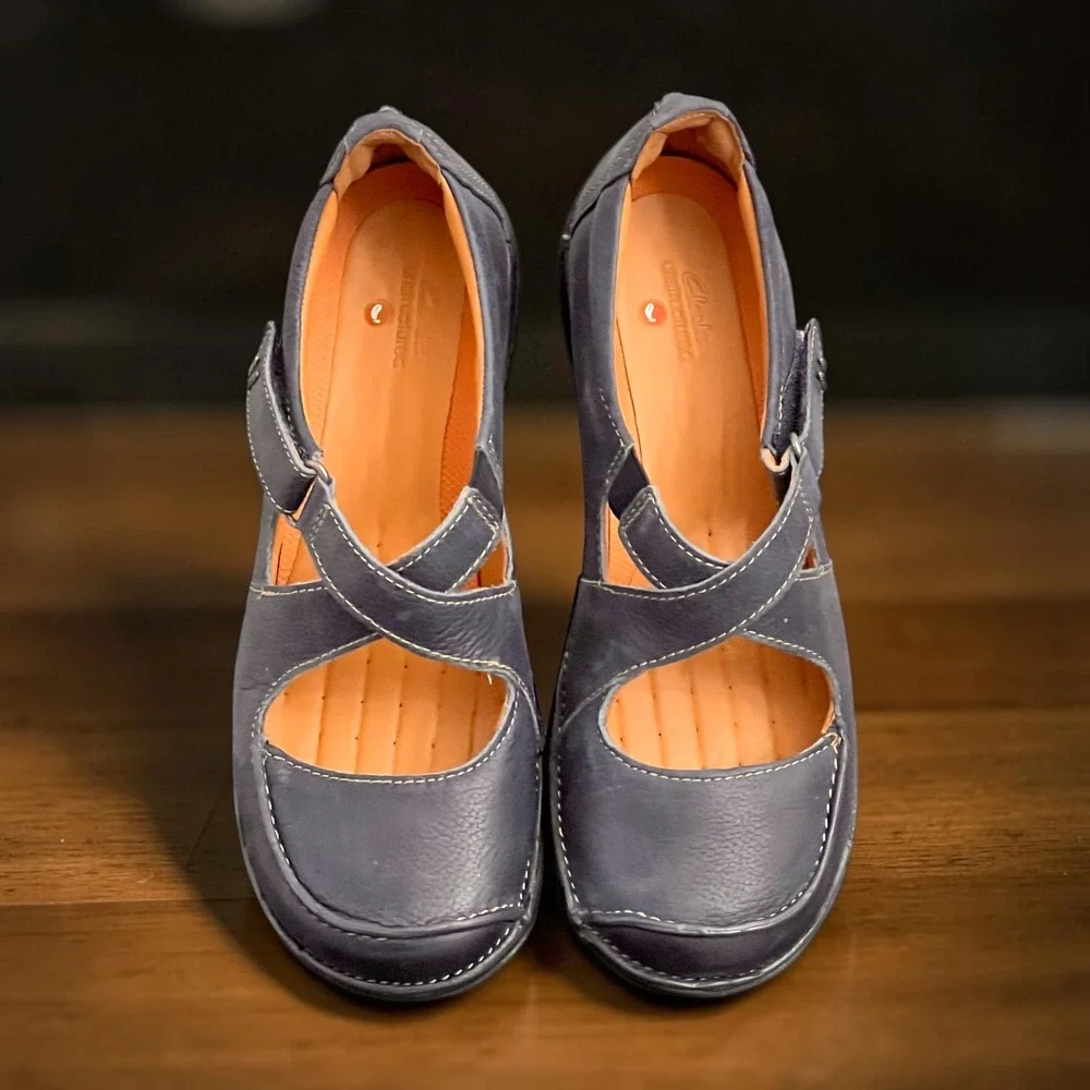 Clarks Unstructured Un Loop Navy Leather Mary Jane Lightweight ShoesSize 7 Wide